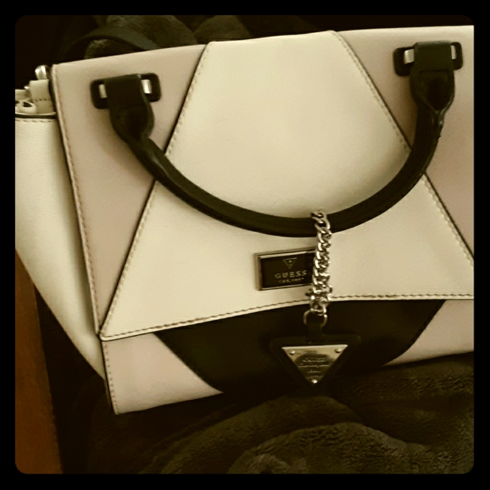 Guess purse